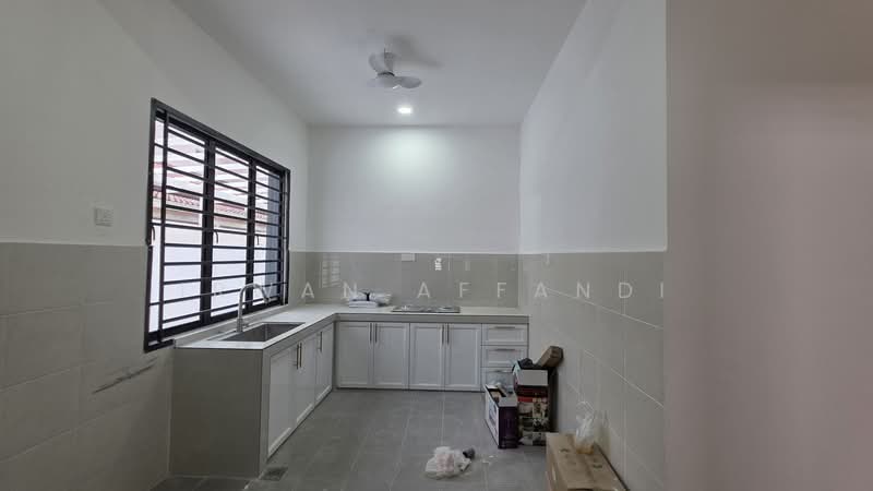 NEW UNIT RENOVATED Single Storey SEMI D Sek 29 Shah Alam untuk Untuk Disewa - RM 1,800 /bulan, Mac 2026 - Kitchen - PropertyGuru.com.my