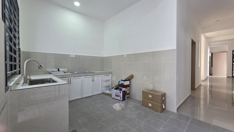 NEW UNIT RENOVATED Single Storey SEMI D Sek 29 Shah Alam untuk Untuk Disewa - RM 1,800 /bulan, Mac 2026 - Kitchen - PropertyGuru.com.my