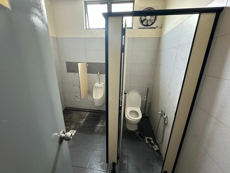 Factory for Rent in Puchong (Selangor) - CW Kong - Bathroom - PropertyGuru.com.my