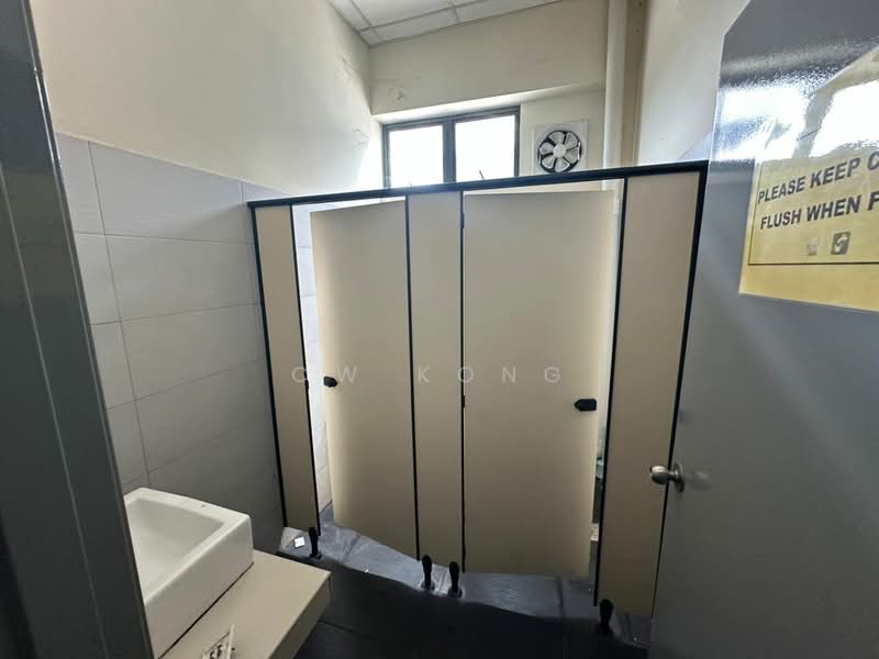 Factory for Rent in Puchong (Selangor) - CW Kong - Bathroom - PropertyGuru.com.my