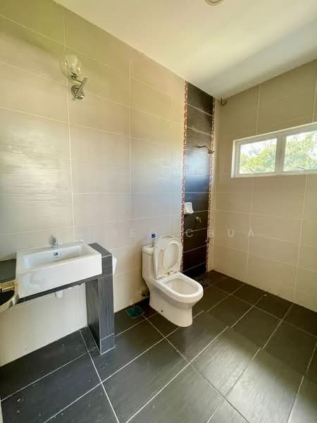 Semi-Detached House for Sale in Tabuan Tranquility (Kuching) - Alfred Chua - Bathroom - PropertyGuru.com.my