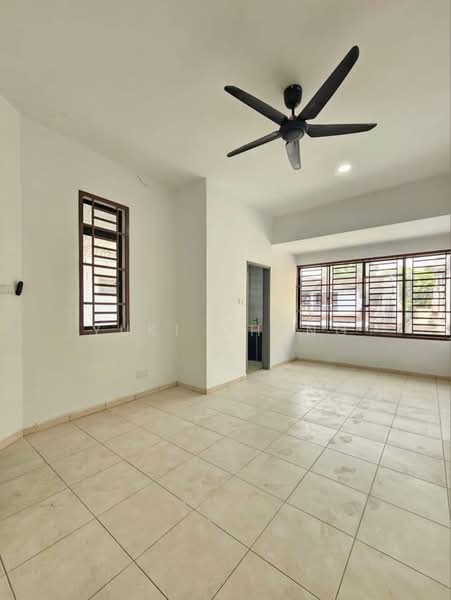 Taman Johor Jaya untuk Untuk Dijual - RM 849,000, Mac 2026 - Living Room - PropertyGuru.com.my