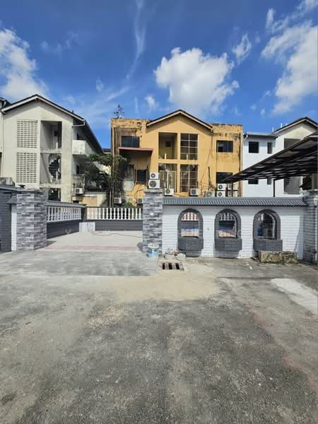 Taman Johor Jaya untuk Untuk Dijual - RM 849,000, Mac 2026 - Exterior - PropertyGuru.com.my