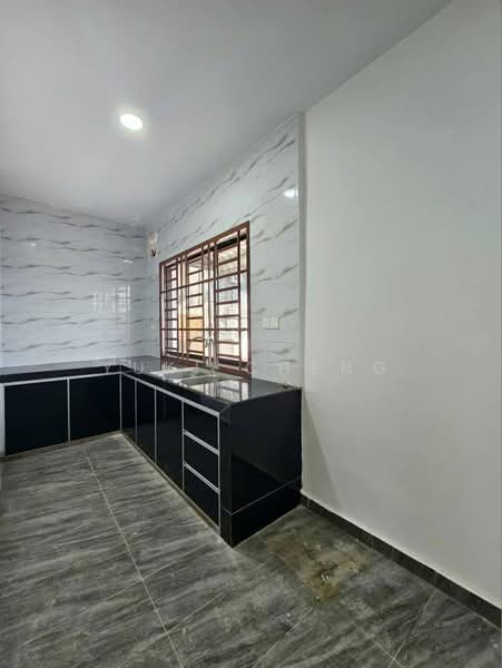 Taman Johor Jaya untuk Untuk Dijual - RM 849,000, Mac 2026 - Kitchen - PropertyGuru.com.my