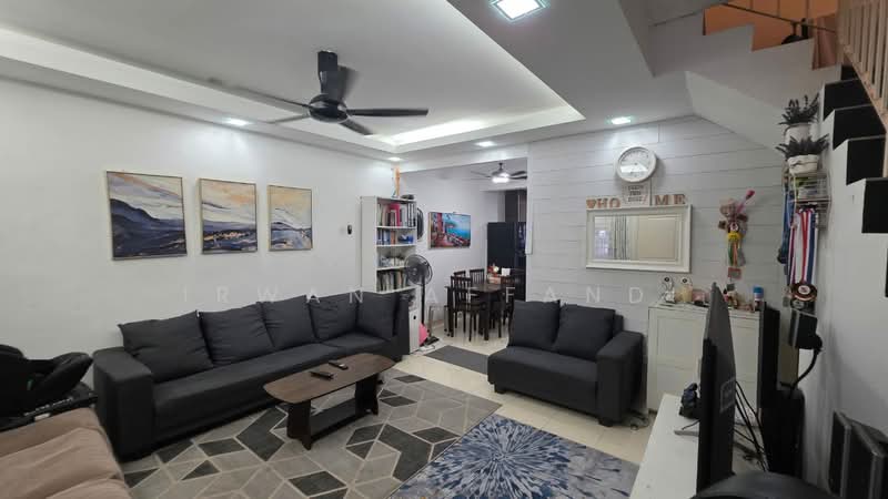 2-storey Terraced House for Sale in Bandar Saujana Putra (Tanjong Duabelas) - Irwan Affandi - Living Room - PropertyGuru.com.my