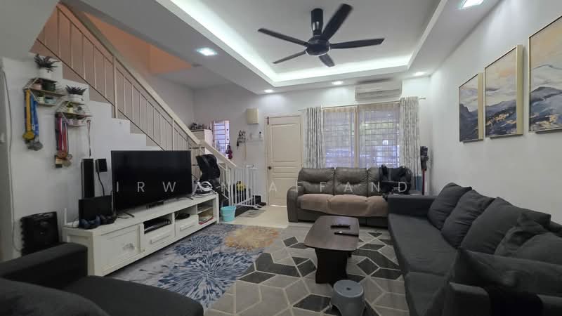 2-storey Terraced House for Sale in Bandar Saujana Putra (Tanjong Duabelas) - Irwan Affandi - Living Room - PropertyGuru.com.my