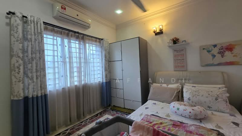 2-storey Terraced House for Sale in Bandar Saujana Putra (Tanjong Duabelas) - Irwan Affandi - Bedroom - PropertyGuru.com.my