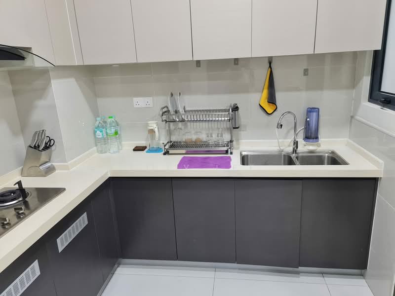 Condominium for Rent at Amberside @ Country Garden Danga Bay - Zoey Lee - Kitchen - PropertyGuru.com.my