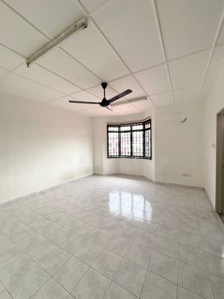 2-storey Terraced House for Sale in Bandar Baru Permas Jaya (Permas Jaya) - Coco Feng Lily - Living Room - PropertyGuru.com.my