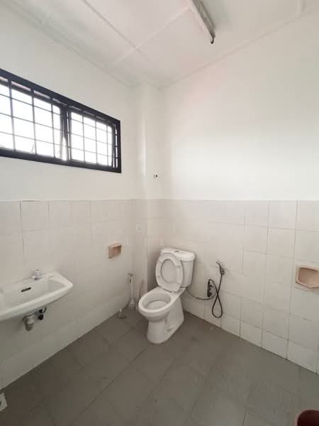 2-storey Terraced House for Sale in Bandar Baru Permas Jaya (Permas Jaya) - Coco Feng Lily - Bathroom - PropertyGuru.com.my