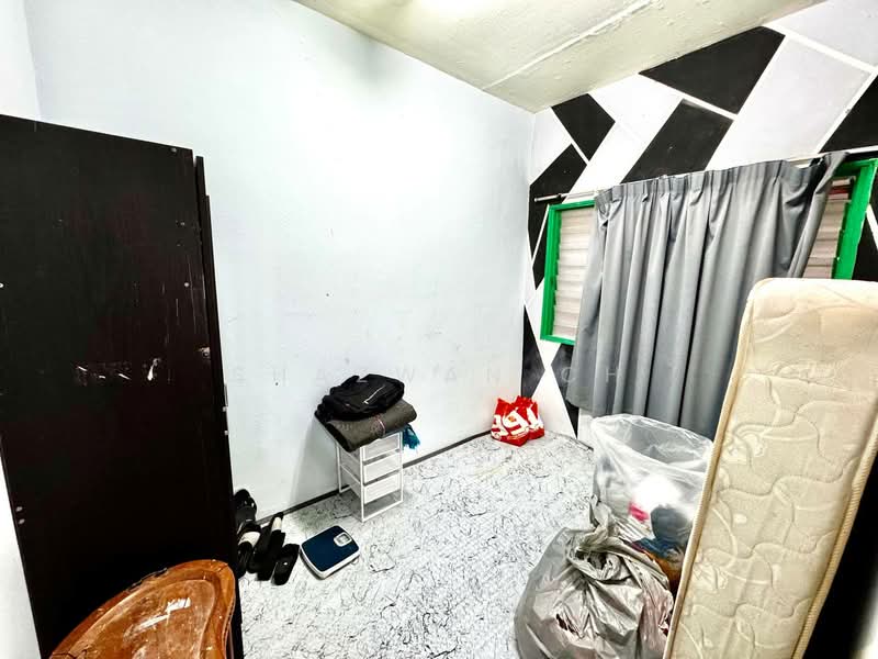 Taman Mulia Jaya untuk Untuk Dijual - RM 135,000, Mac 2026 - Bedroom - PropertyGuru.com.my