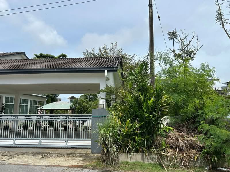 Semi-Detached House for Sale in Kuching (Sarawak) - Alfred Chua - Exterior - PropertyGuru.com.my