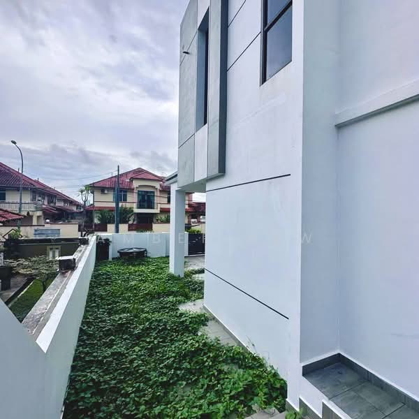 Semi-Detached House for Sale in Taman Perling (Perling) - Amber Hew - Exterior - PropertyGuru.com.my