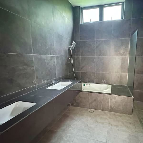 Semi-Detached House for Sale in Taman Perling (Perling) - Amber Hew - Bathroom - PropertyGuru.com.my