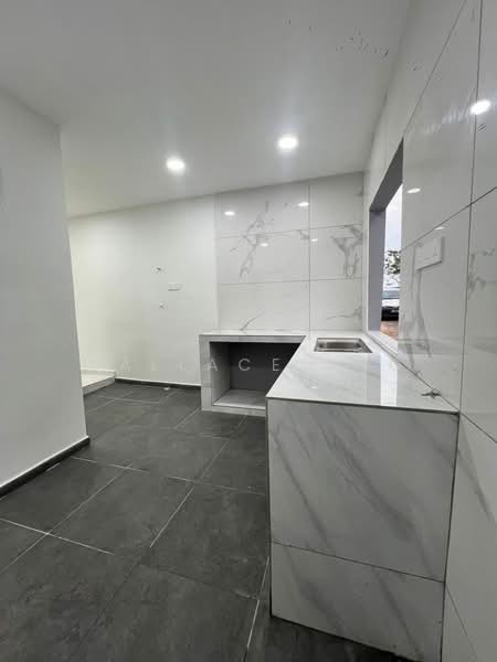 1-storey Terraced House for Sale in Taman Puteri Wangsa (Ulu Tiram) - Wallace Ang - Kitchen - PropertyGuru.com.my