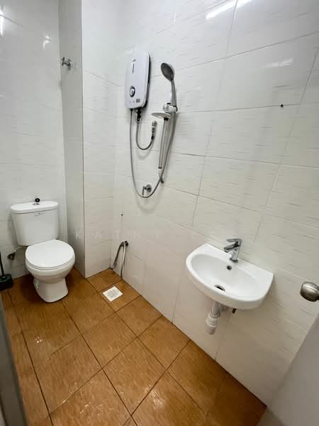 Service Residence for Rent at Ayuman Suites - Kathy Yap - Bathroom - PropertyGuru.com.my