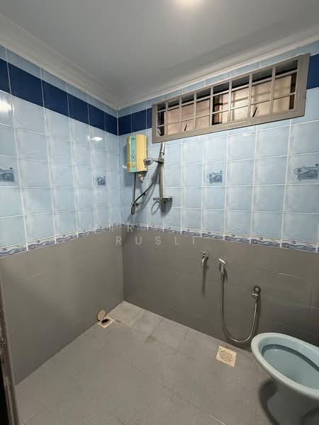 2-storey Terraced House for Sale in Taman Mount Austin (Tebrau) - Amir Faris Rusli - Bathroom - PropertyGuru.com.my