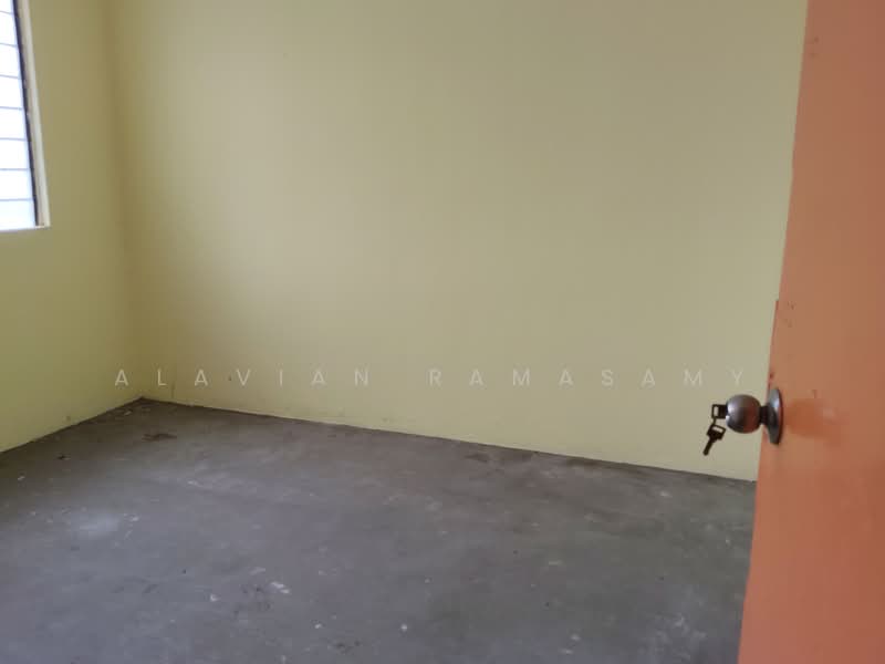 Flat PKNS Section 17 Shah Alam untuk Untuk Dijual - RM 169,000, Mac 2026 - Interior - PropertyGuru.com.my