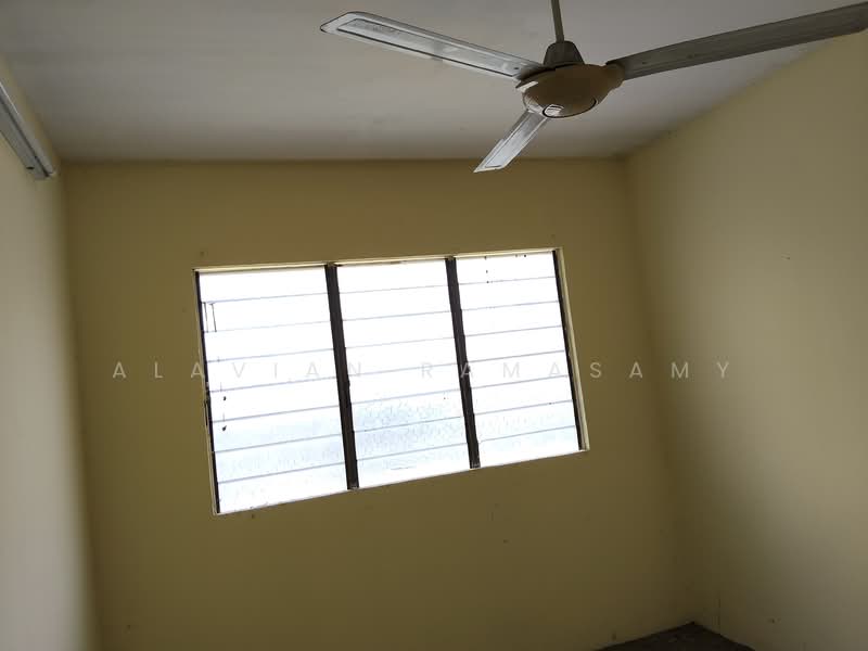 Flat PKNS Section 17 Shah Alam untuk Untuk Dijual - RM 169,000, Mac 2026 - Interior - PropertyGuru.com.my