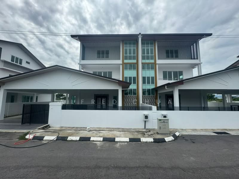 Semi-Detached House for Sale in Semaba (Kuching) - Alfred Chua - Exterior - PropertyGuru.com.my