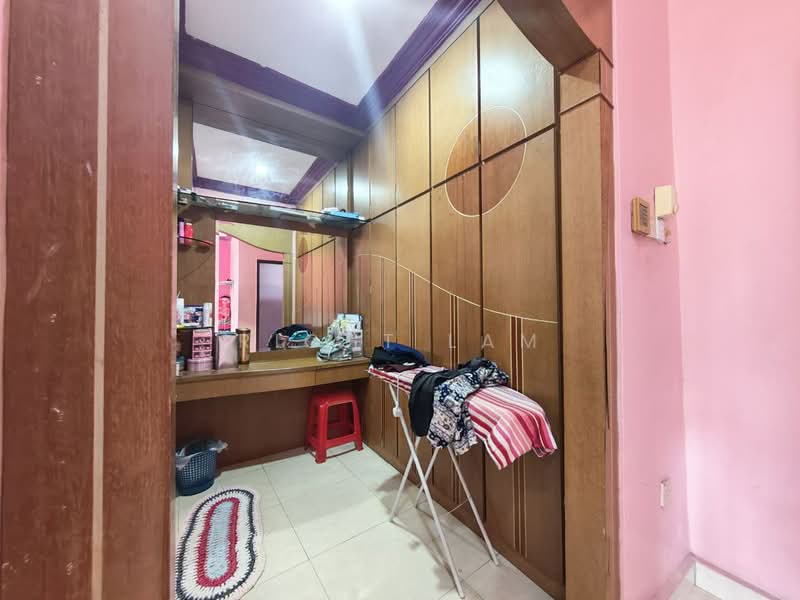 2-storey Terraced House for Sale in Taman Mount Austin (Tebrau) - Right Lam - PropertyGuru.com.my