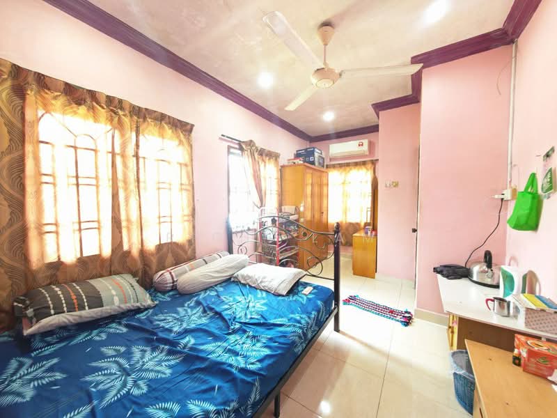 2-storey Terraced House for Sale in Taman Mount Austin (Tebrau) - Right Lam - PropertyGuru.com.my