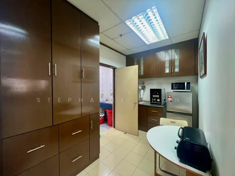 Office for Sale in Damansara Intan (Petaling Jaya) - Stephanie Chong - Kitchen - PropertyGuru.com.my