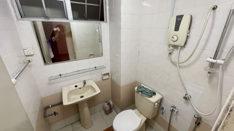 Condominium for Rent at Tiara Duta - Martin Yeoh - Bathroom - PropertyGuru.com.my