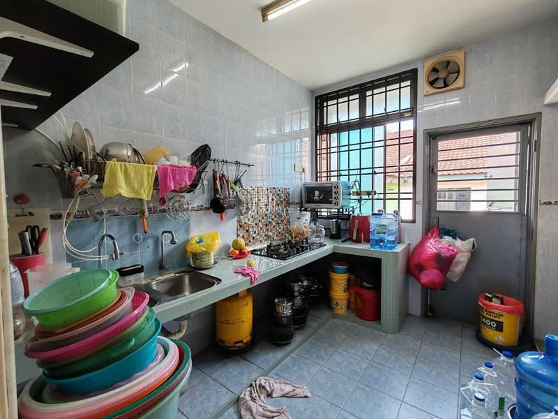 1-storey Terraced House for Sale in Taman Puteri Wangsa (Ulu Tiram) - Coco Feng Lily - Kitchen - PropertyGuru.com.my
