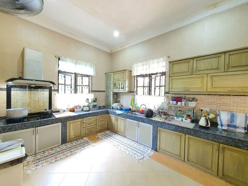 Tiger Lane Double Storey Bungalow Well Design For Sale untuk Untuk Dijual - RM 3,800,000, Mac 2026 - Kitchen - PropertyGuru.com.my