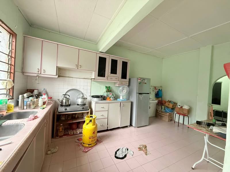 1-storey Terraced House for Sale in Taman Ungku Tun Aminah (Skudai) - Elena Lye - Kitchen - PropertyGuru.com.my