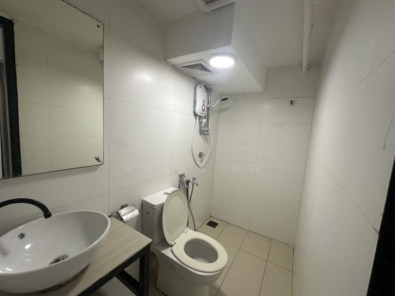 SOHO @ Empire City untuk Untuk Disewa - RM 1,300 /bulan, Mac 2026 - Bathroom - PropertyGuru.com.my