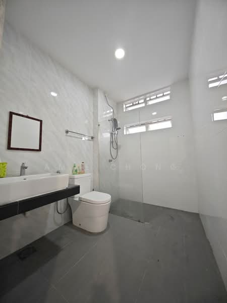 Cluster House for Sale in Bandar Lahat Mines (Lahat) - Amie Chong - Bathroom - PropertyGuru.com.my