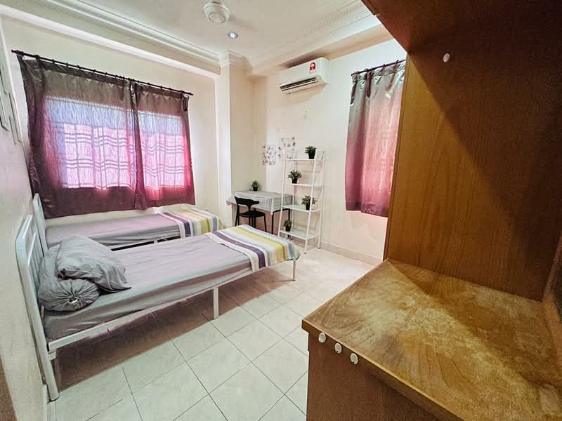 Condominium for Sale at Evergreen Park Scot Pine - Stella Lee - Bedroom - PropertyGuru.com.my