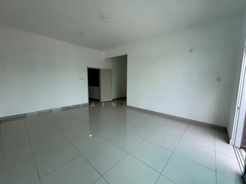 2-storey Terraced House for Sale in Bandar Putra (Kulai) - Elaine Sim - Living Room - PropertyGuru.com.my