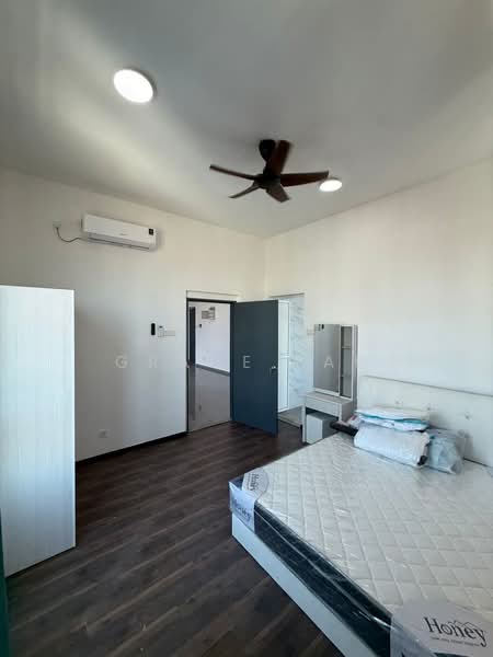 Service Residence for Rent at D'carlton (Residensi Seri Mega) - Grace Lau - Bedroom - PropertyGuru.com.my