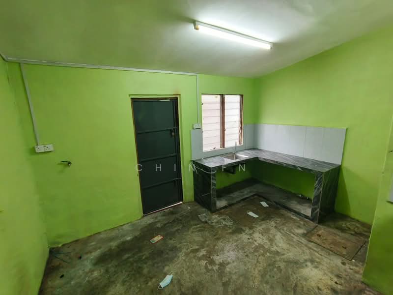 2-storey Terraced House for Sale in Tangkak (Johor) - CHIN FN - Kitchen - PropertyGuru.com.my
