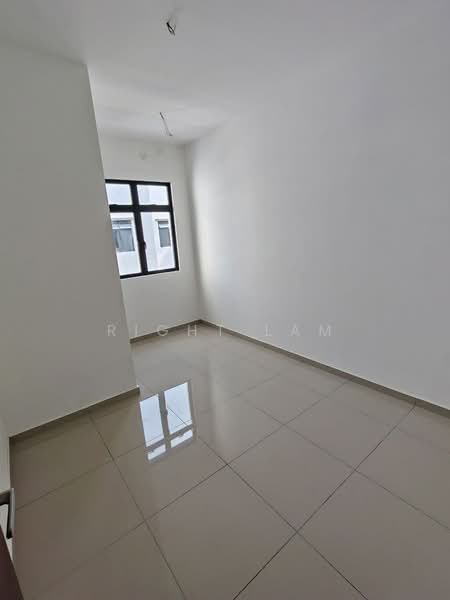 For Rent - Taman Seri Austin