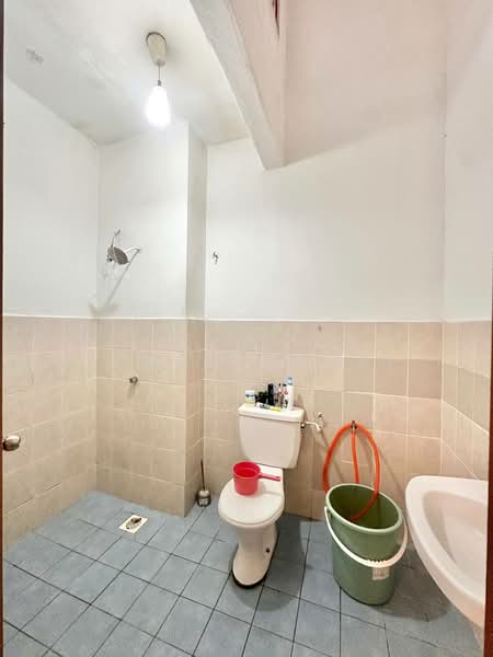 2-storey Terraced House for Sale in Bandar Nusaputra (Puchong) - Ilman Nahri - Bathroom - PropertyGuru.com.my