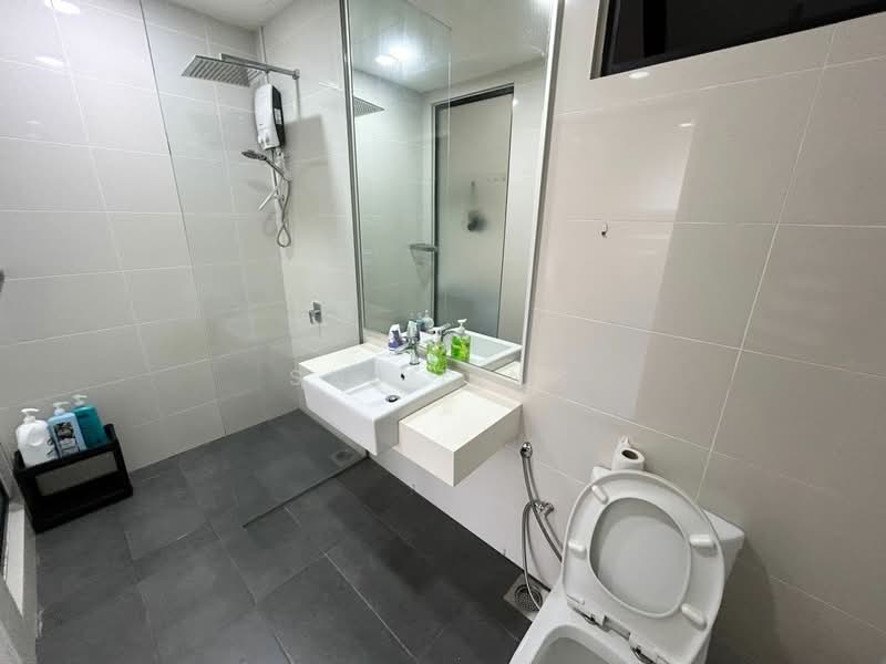 Service Residence for Sale at Southkey Mosaic - Shi Ting - Bathroom - PropertyGuru.com.my