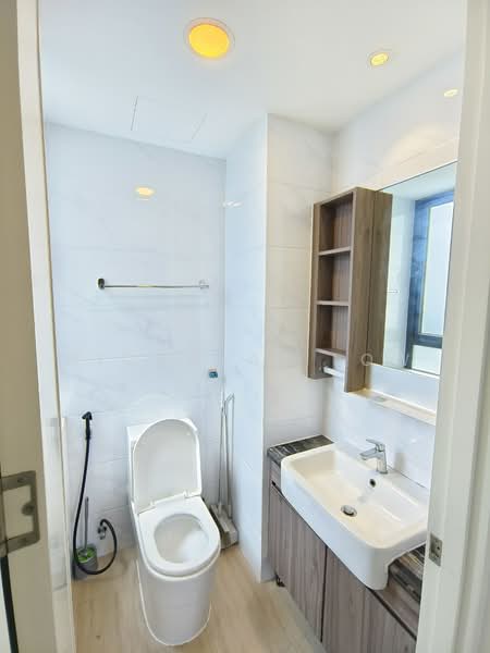 Service Residence for Rent at Country Garden Central Park - Nicholas Low - Bathroom - PropertyGuru.com.my