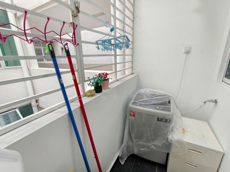 Skysuites @ Meldrum Hills untuk Untuk Disewa - RM 2,400 /bulan, Mac 2026 - Balcony - PropertyGuru.com.my