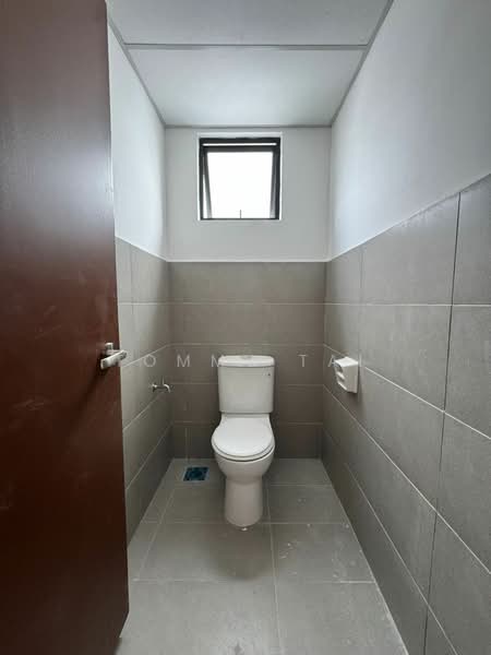 Shop for Rent in Austin Crest (Johor Bahru) - Tommy Tai - Bathroom - PropertyGuru.com.my