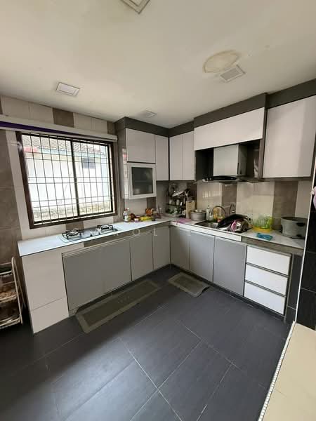 Taman Puteri Wangsa Ulu Tiram untuk Untuk Dijual - RM 700,000, Mac 2026 - Kitchen - PropertyGuru.com.my