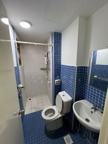 Kondominium untuk Disewa di Perdana Emerald - Juliana Mahmud - Bathroom - PropertyGuru.com.my