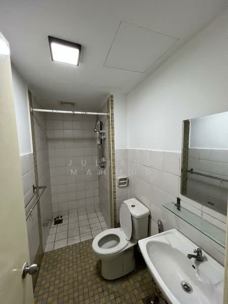 Kondominium untuk Disewa di Perdana Emerald - Juliana Mahmud - Bathroom - PropertyGuru.com.my