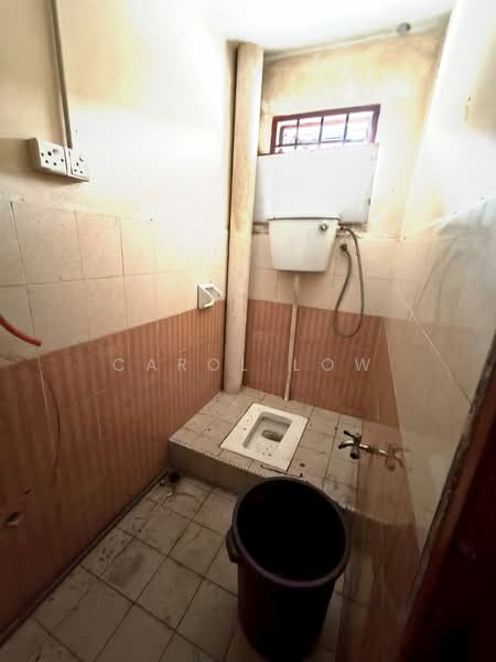 Shop for Rent in Taman Desa Cemerlang (Ulu Tiram) - Carol Low - Bathroom - PropertyGuru.com.my