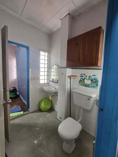 2-storey Terraced House for Sale in Perling (Skudai) - Jacob Chua - Bathroom - PropertyGuru.com.my