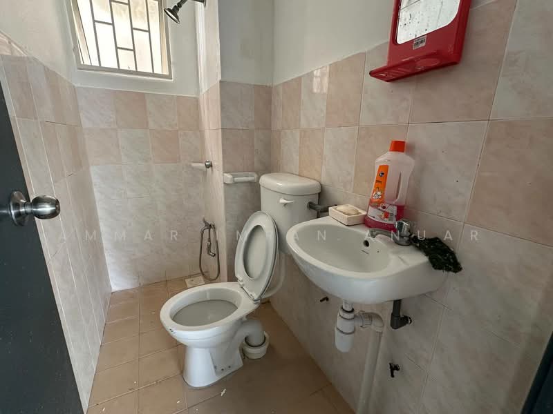 Condominium for Sale at Tiara Intan - Ammar Imran Anuar - Bathroom - PropertyGuru.com.my