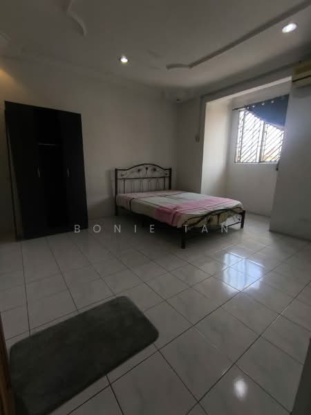 2.5-storey Terraced House for Rent in Taman Cheras Jaya (Cheras) - Bonie Tan - Bedroom - PropertyGuru.com.my